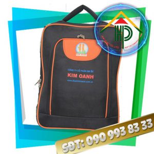 Mặt trước balo laptop kim oanh